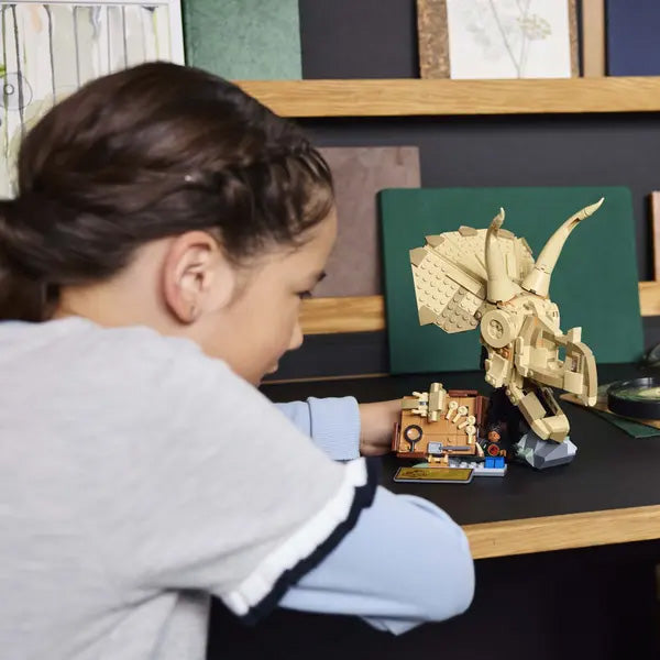 Jurassic Park Fossils: Triceratops Skull LEGO