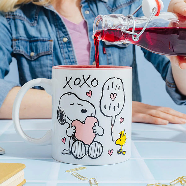 Peanuts Snoopy and Woodstock XOXO Mug
